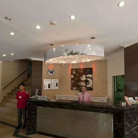 Carmen 公寓式酒店 3*