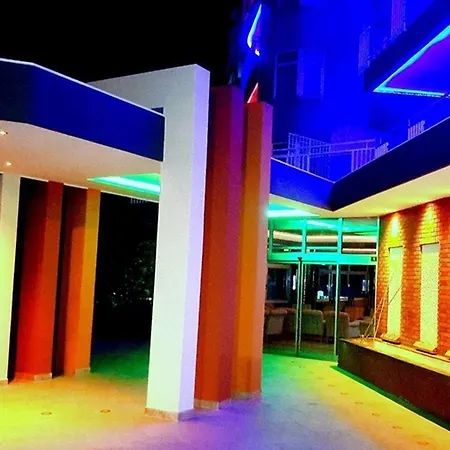 Carmen Apartahotel 3*