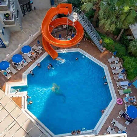 Carmen Apartahotel 3*