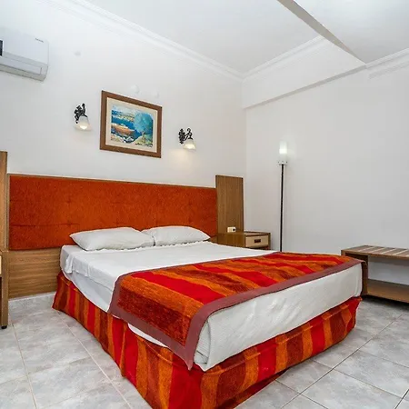 Carmen Apartahotel 3*