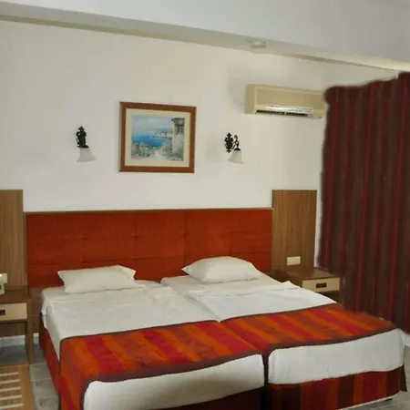 Carmen Apartahotel 3*