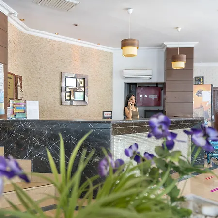Appart hôtel Carmen 3*